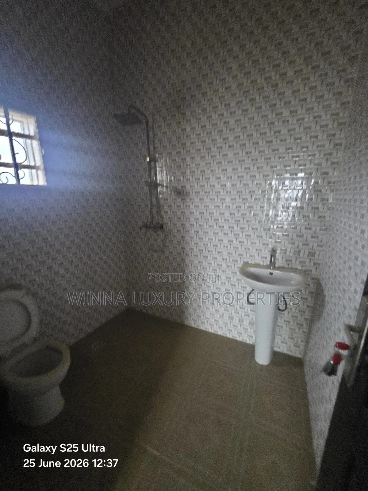 7bdrm Duplex in Pyakasa Axis, Lugbe District for rent in Lugbe District