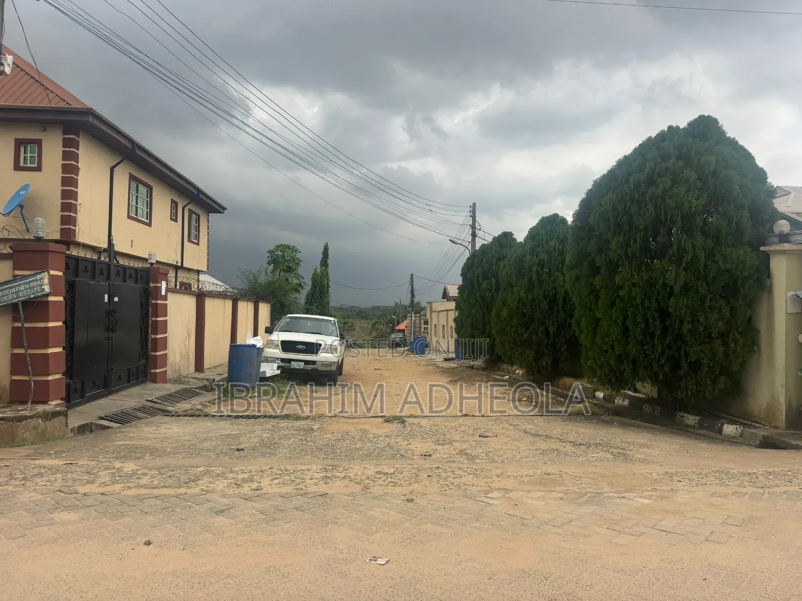 Arepo 484sqm of Land in a Secured Estate in Berger