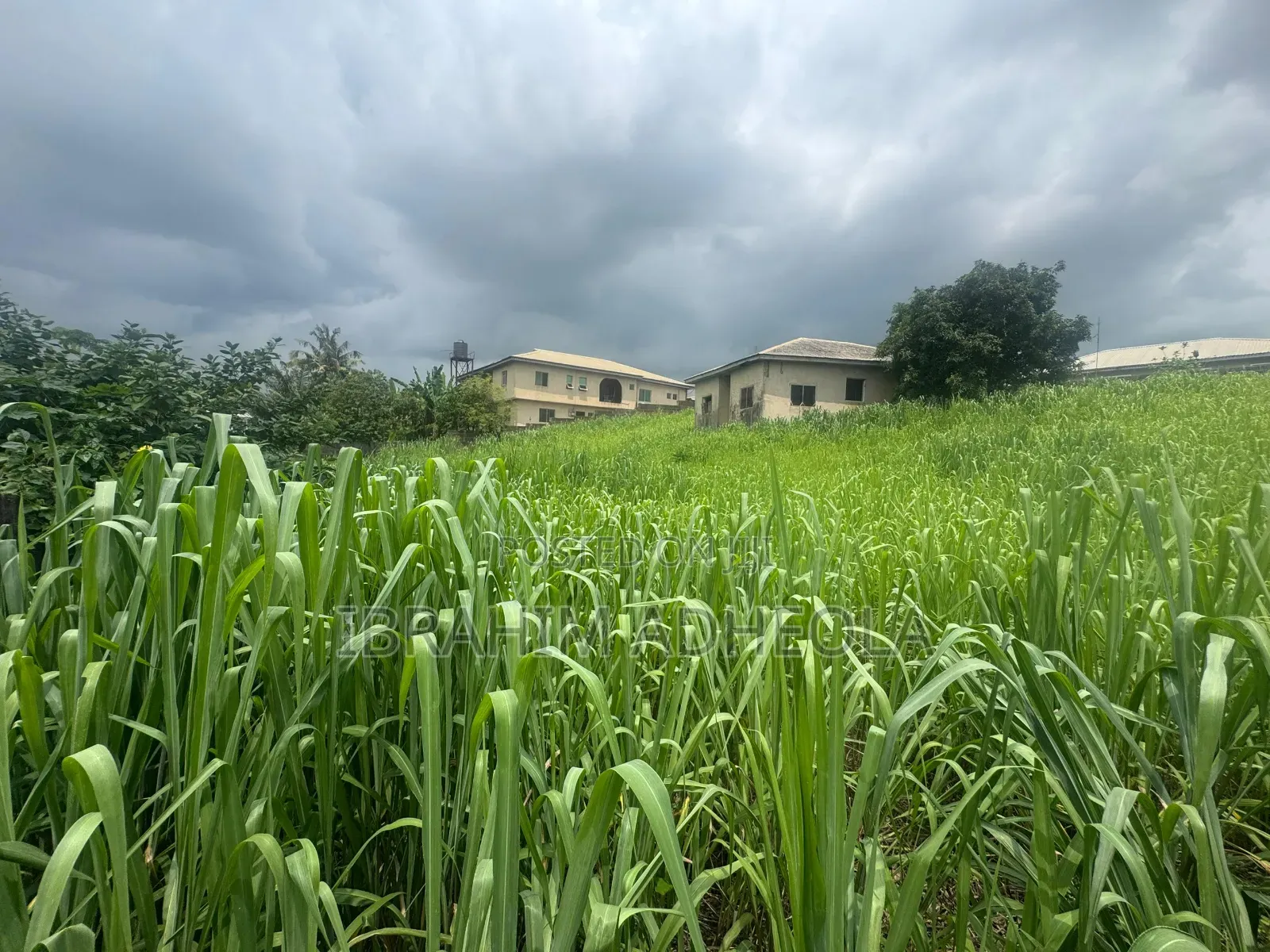 Arepo 324sqm of Land Inside an Estate in Berger