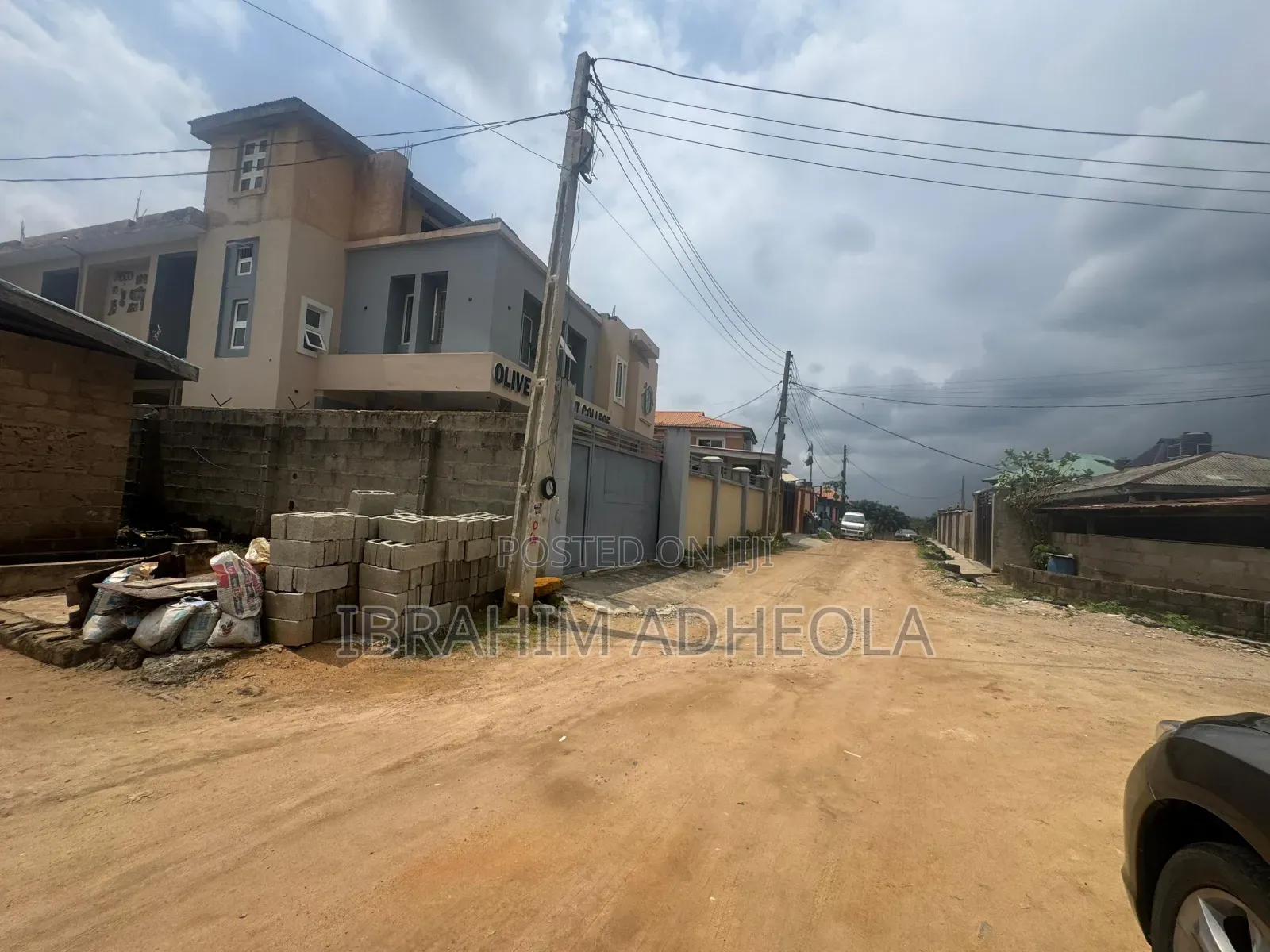 Arepo 324sqm of Land Inside an Estate in Berger