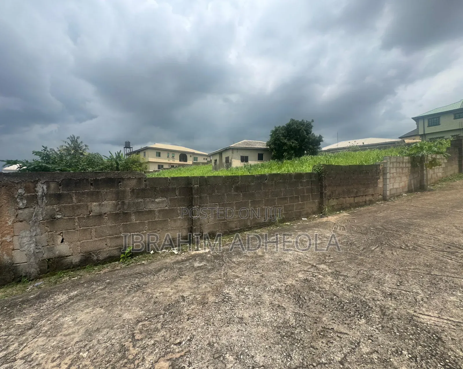 Arepo 324sqm of Land Inside an Estate in Berger