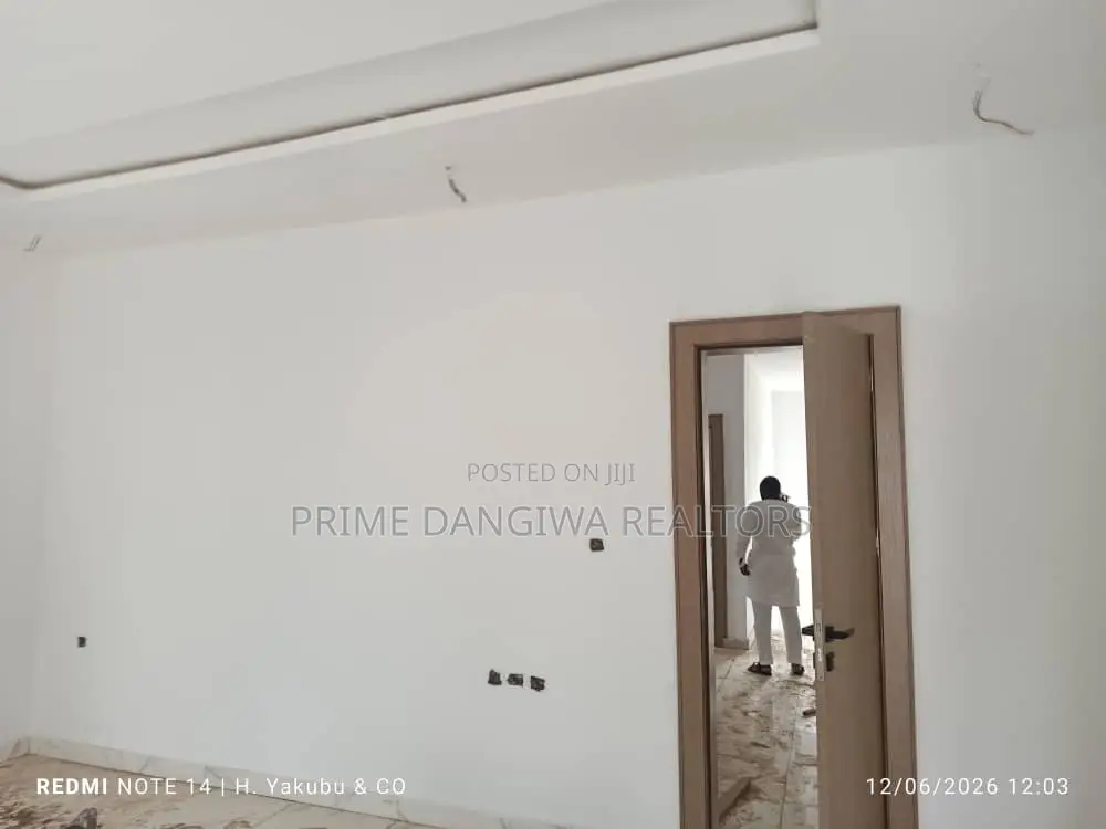 5bdrm Duplex in Suncity Estate, Kaura for sale in Kaura