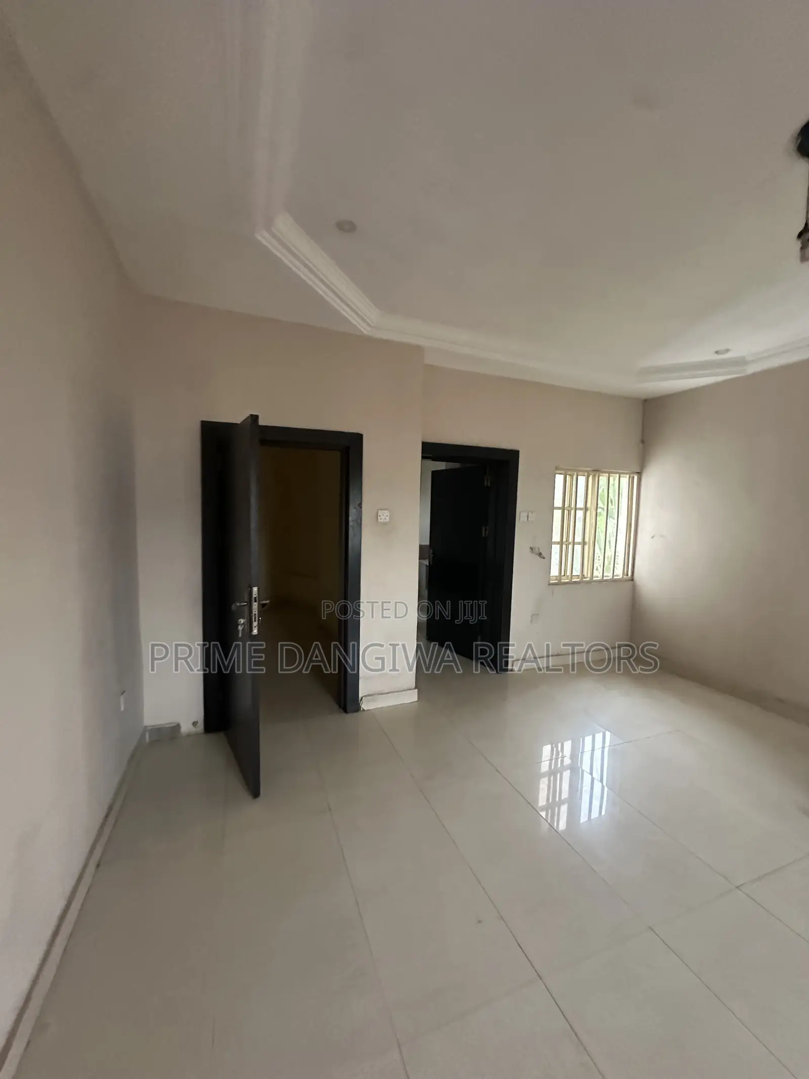 5bdrm Duplex in Suncity Estate, Kaura for sale in Kaura