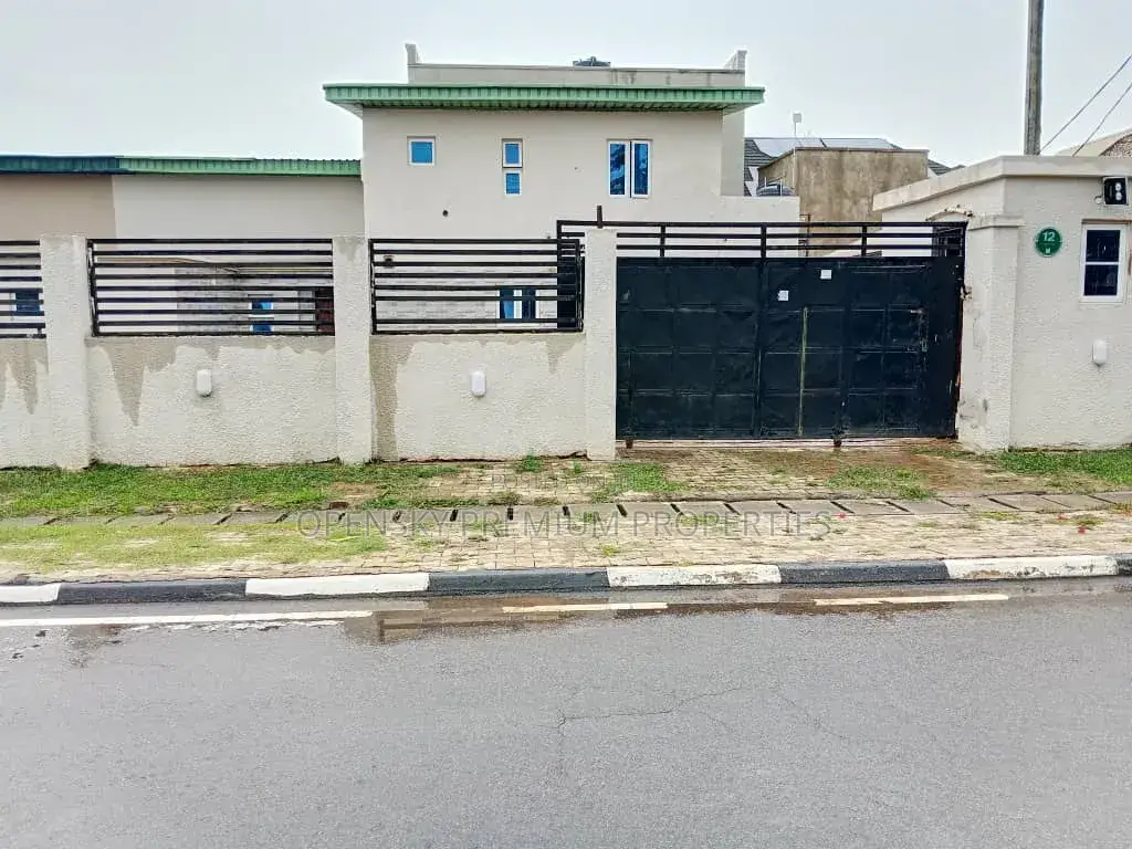 6bdrm Duplex in Zone 3 / Wuse for sale in Zone 3 / Wuse