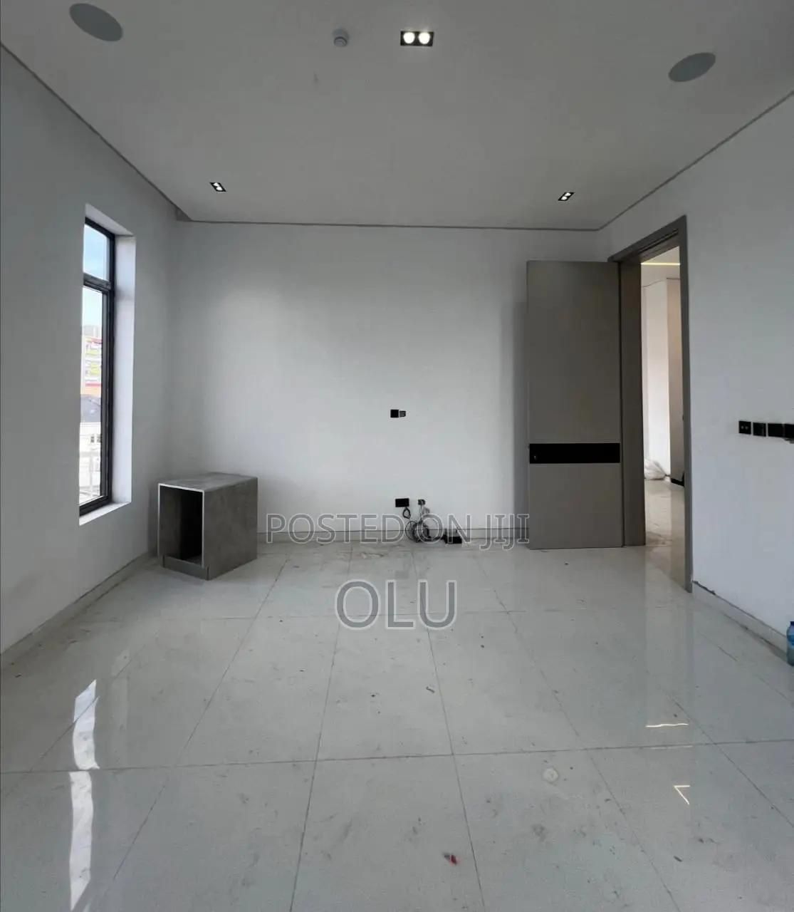 Furnished 6bdrm Duplex in Off Admiralty, Lekki Phase 1 for sale in Lekki Phase 1