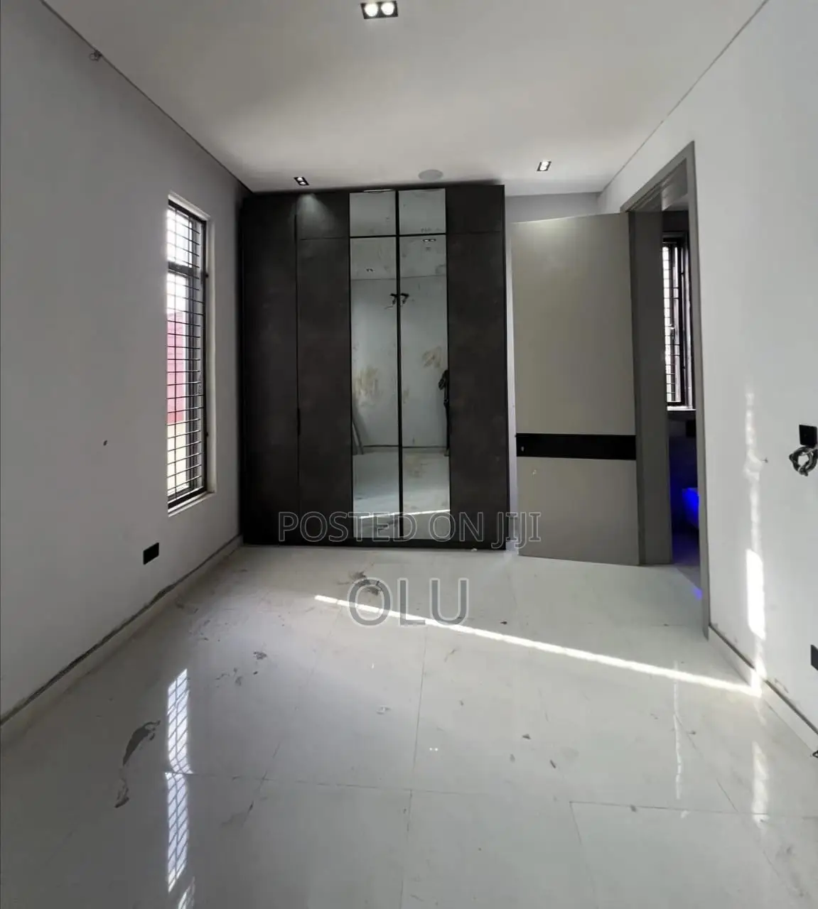 Furnished 6bdrm Duplex in Off Admiralty, Lekki Phase 1 for sale in Lekki Phase 1