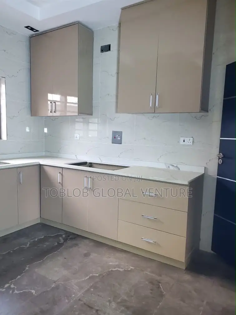 4bdrm Duplex in Carlton Gate Estate, Akobo for rent in Akobo