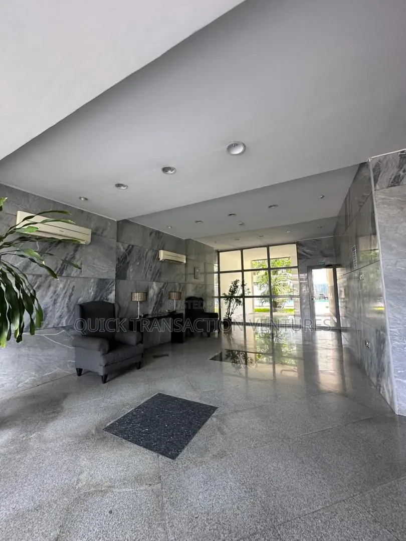 3bdrm Block of Flats in Akin Adesola for sale in Akin Adesola