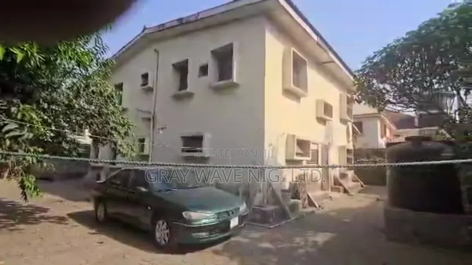 500sqm Residential Plot With Old Structure in Zone 2 / Wuse
