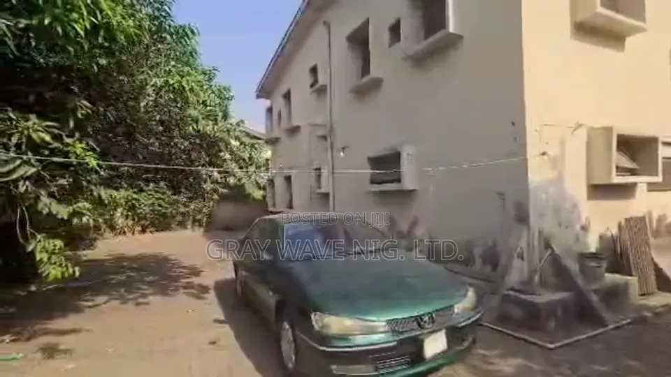 500sqm Residential Plot With Old Structure in Zone 2 / Wuse