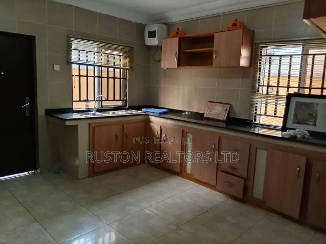 4bdrm Duplex in Lekki County Homes, Ikota for rent in Ikota