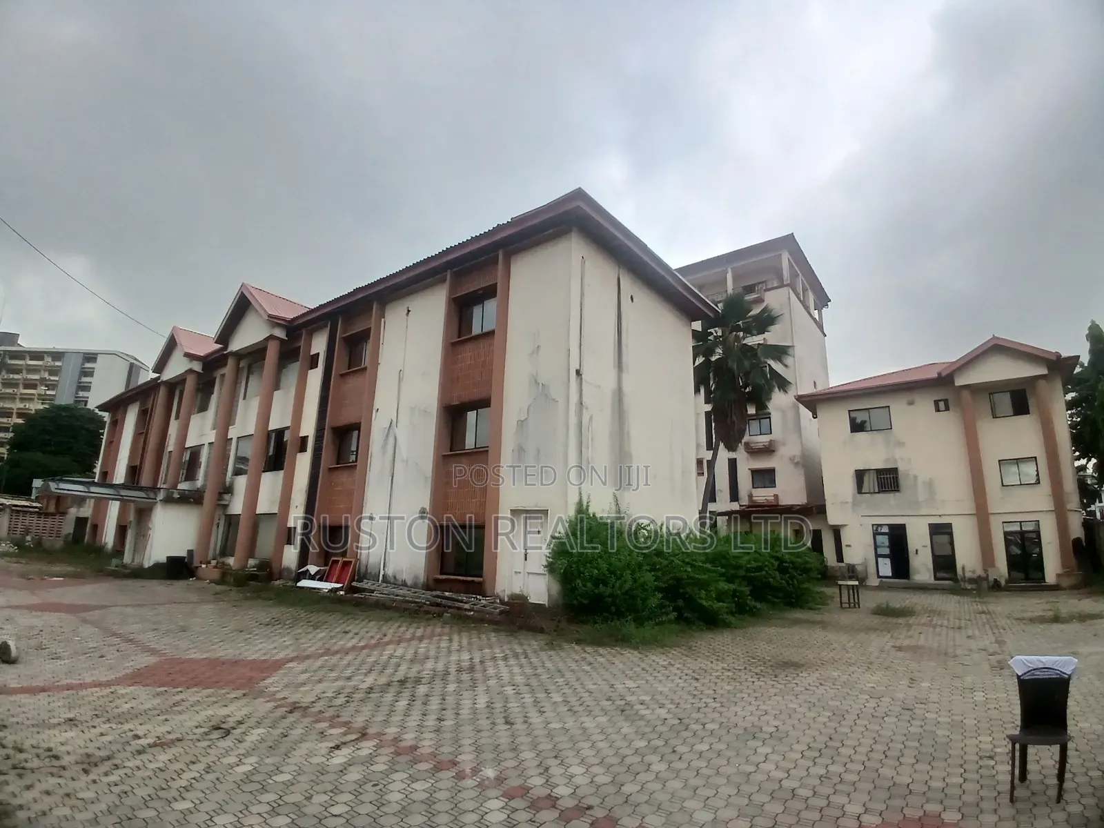Luxury 70 Rooms Hotel in Kofo Abayomi