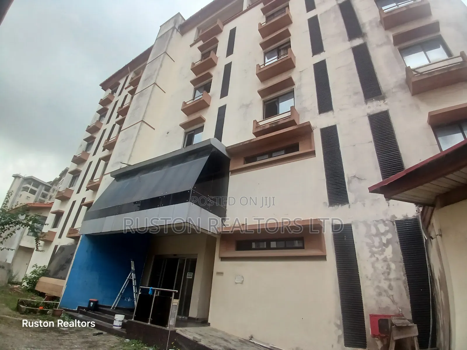 Luxury 70 Rooms Hotel in Kofo Abayomi