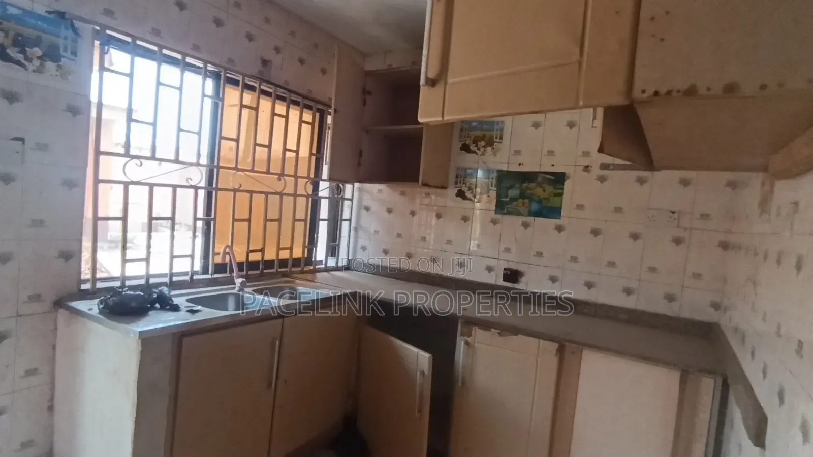 10bdrm Block of Flats in Baruwa Estate for sale in Baruwa