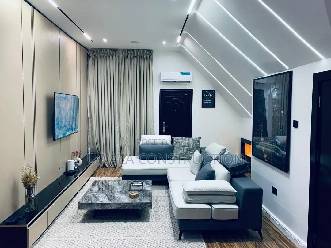 Luxury 1-Bedroom Smart Penthouse With Balcony – Utako, Abuja in Utako