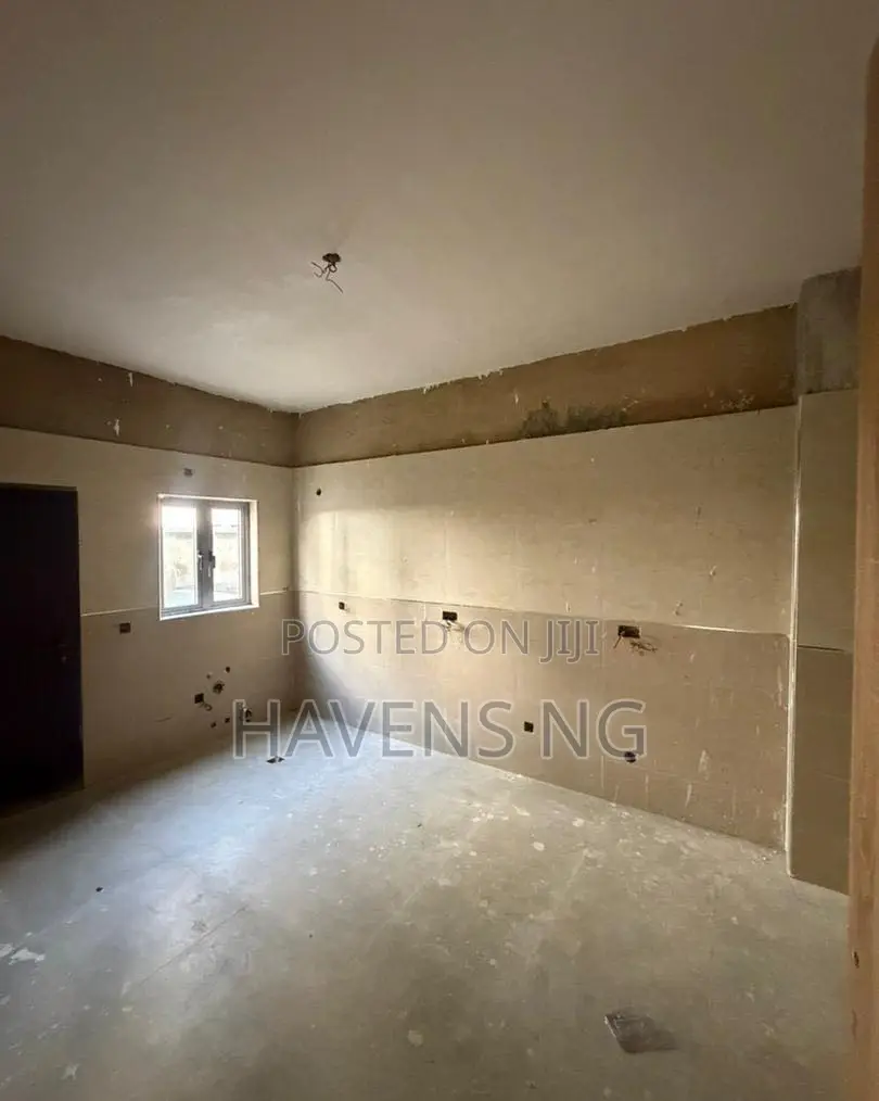 3bdrm Duplex in Old Bodija for sale in Old Bodija