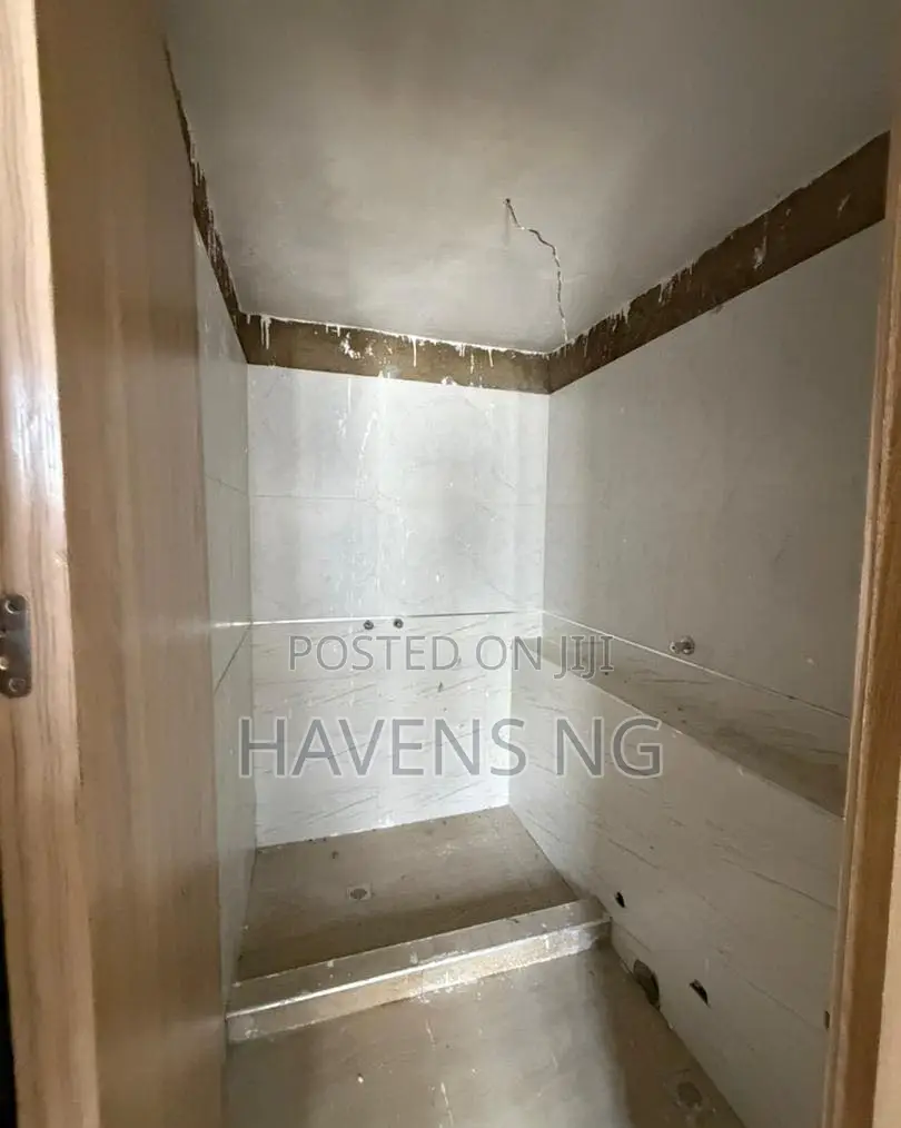 3bdrm Duplex in Old Bodija for sale in Old Bodija