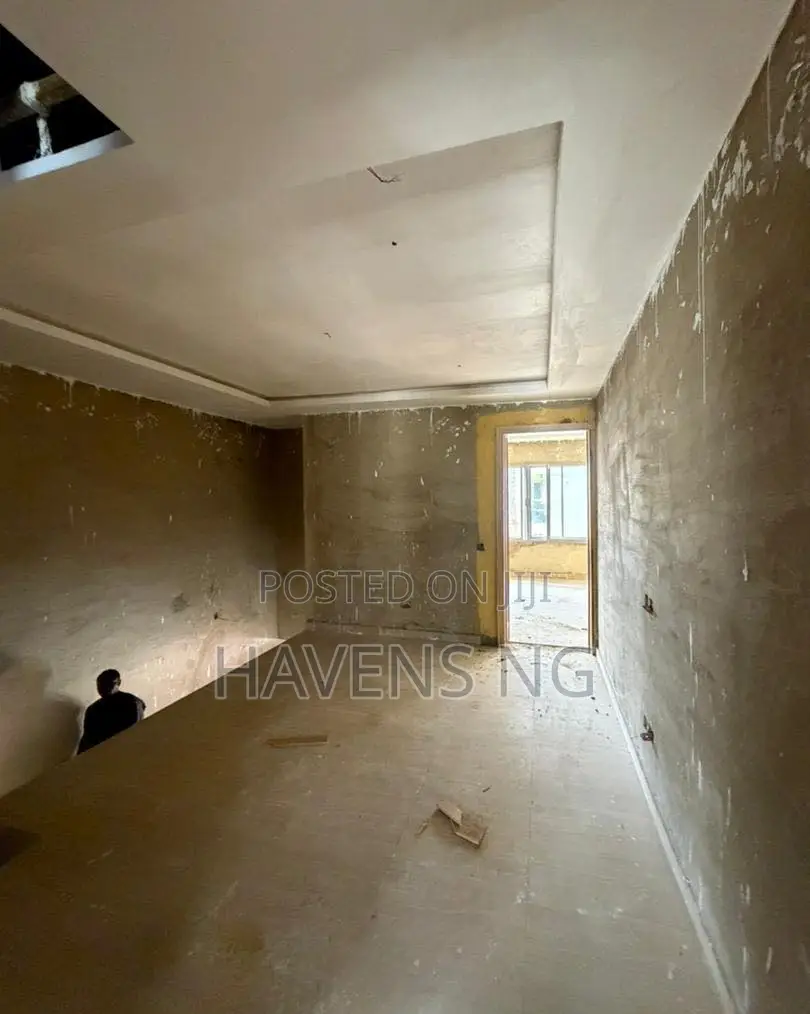 3bdrm Duplex in Old Bodija for sale in Old Bodija