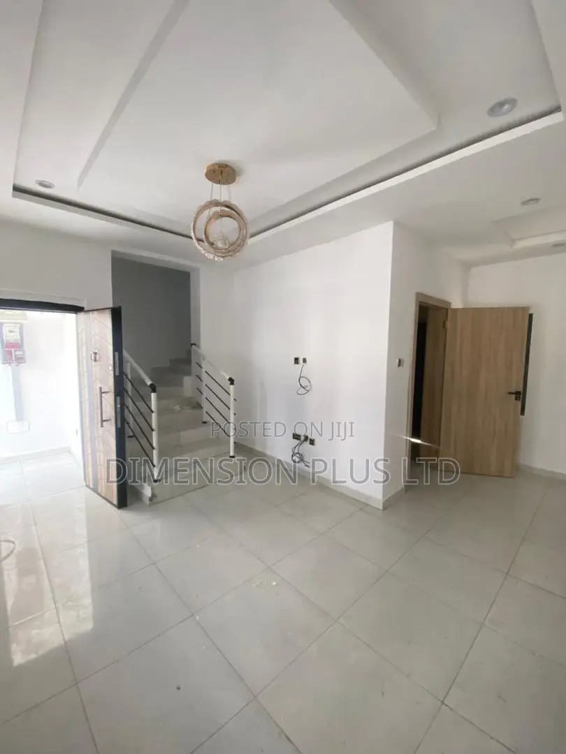 2bdrm Townhouse Terrace in Lekki for sale in Lekki