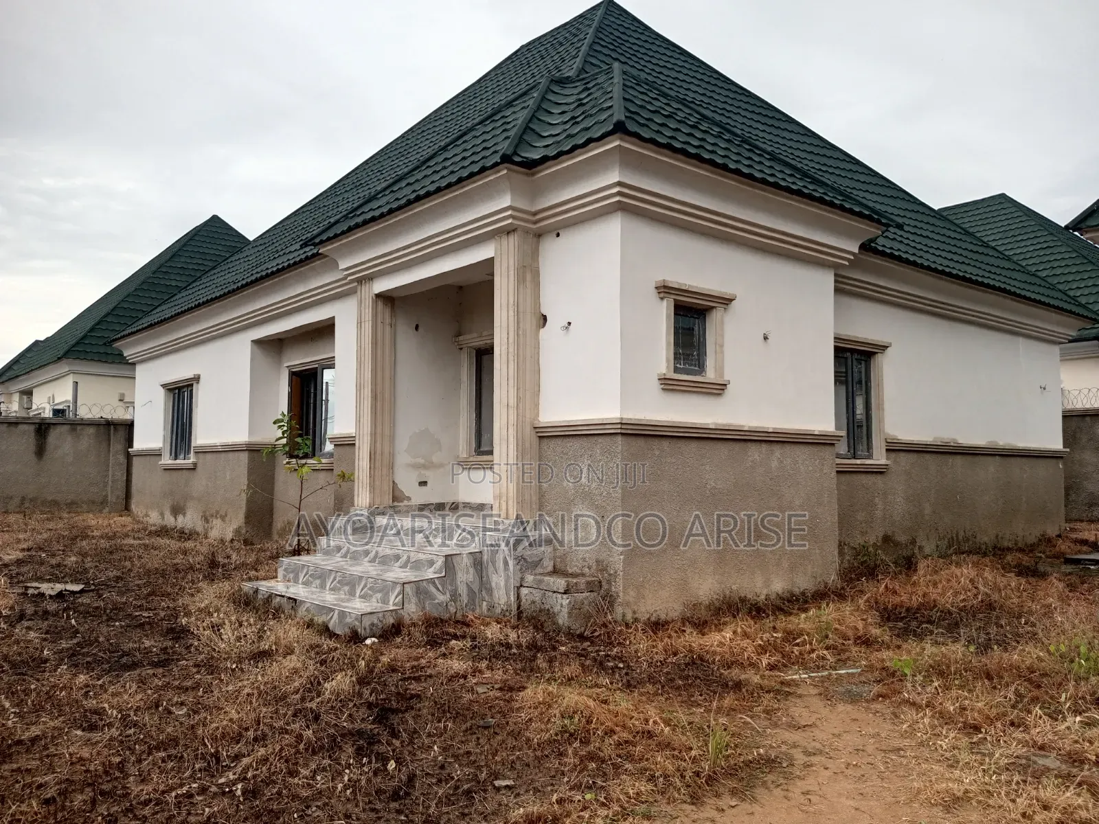 3bdrm Bungalow in New Site Estate for sale in Lugbe District