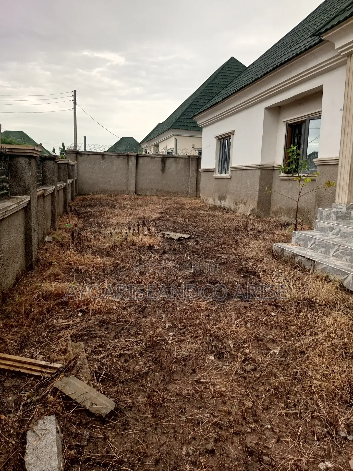 3bdrm Bungalow in New Site Estate for sale in Lugbe District