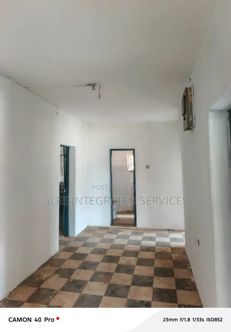 2bdrm Block of Flats in Governor'S Road, Egbe / Ikotun/Igando for sale in Egbe / Ikotun/Igando