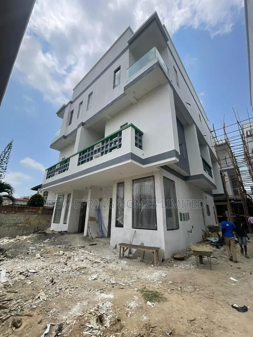 4bdrm Duplex in Lekki Phase 1 for sale in Lekki Phase 1