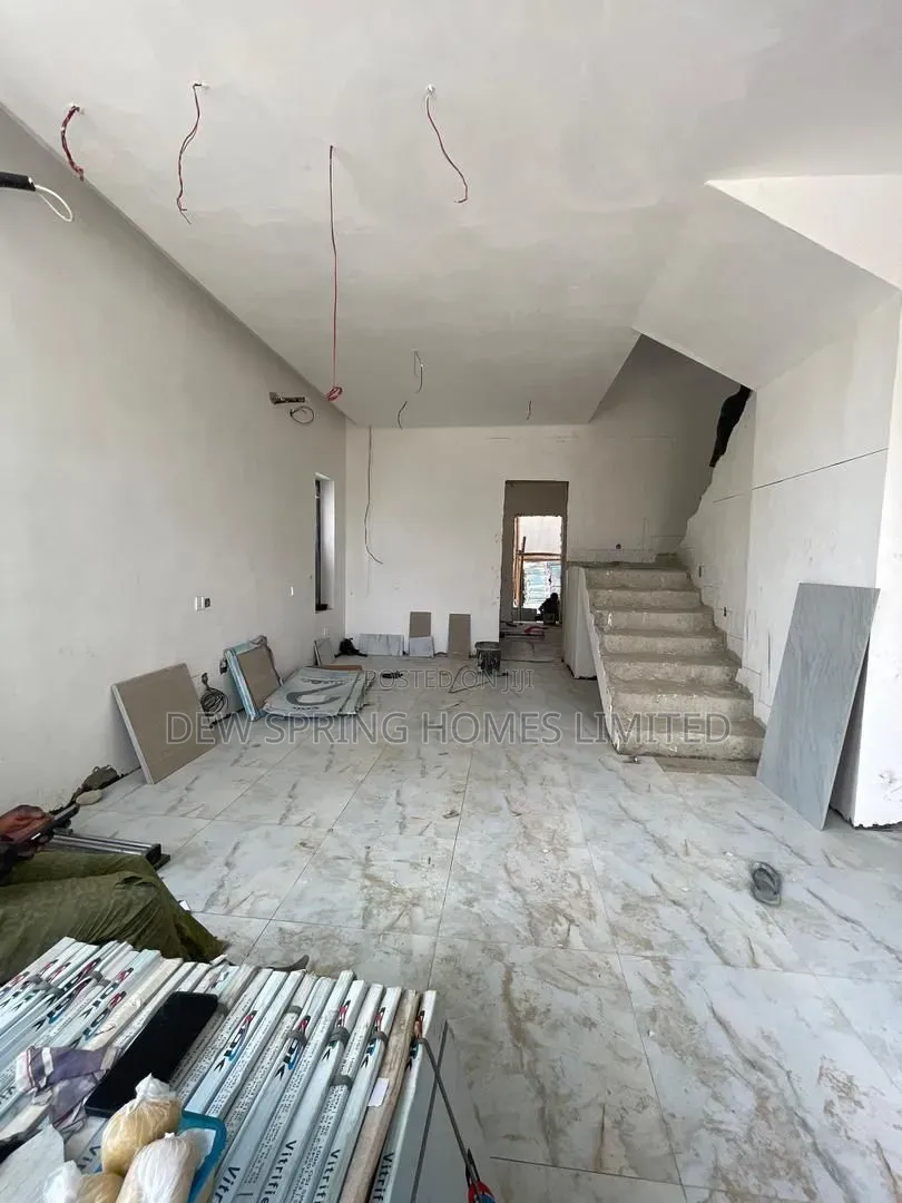 4bdrm Duplex in Lekki Phase 1 for sale in Lekki Phase 1