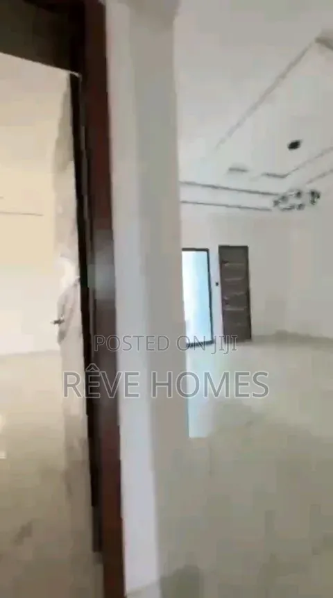 Furnished 3bdrm Block of Flats in Alaka Estate for rent in Alaka Estate