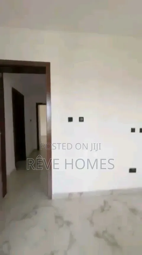 Furnished 3bdrm Block of Flats in Alaka Estate for rent in Alaka Estate