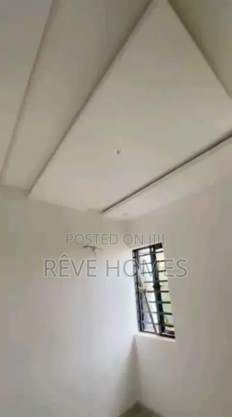 Furnished 3bdrm Block of Flats in Alaka Estate for rent in Alaka Estate
