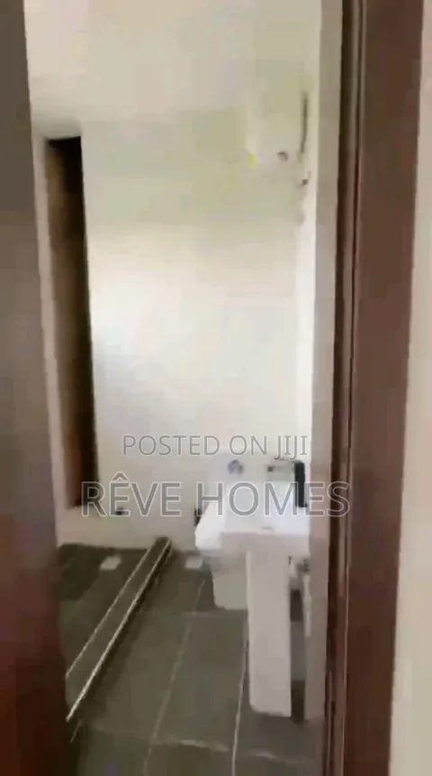 Furnished 3bdrm Block of Flats in Alaka Estate for rent in Alaka Estate
