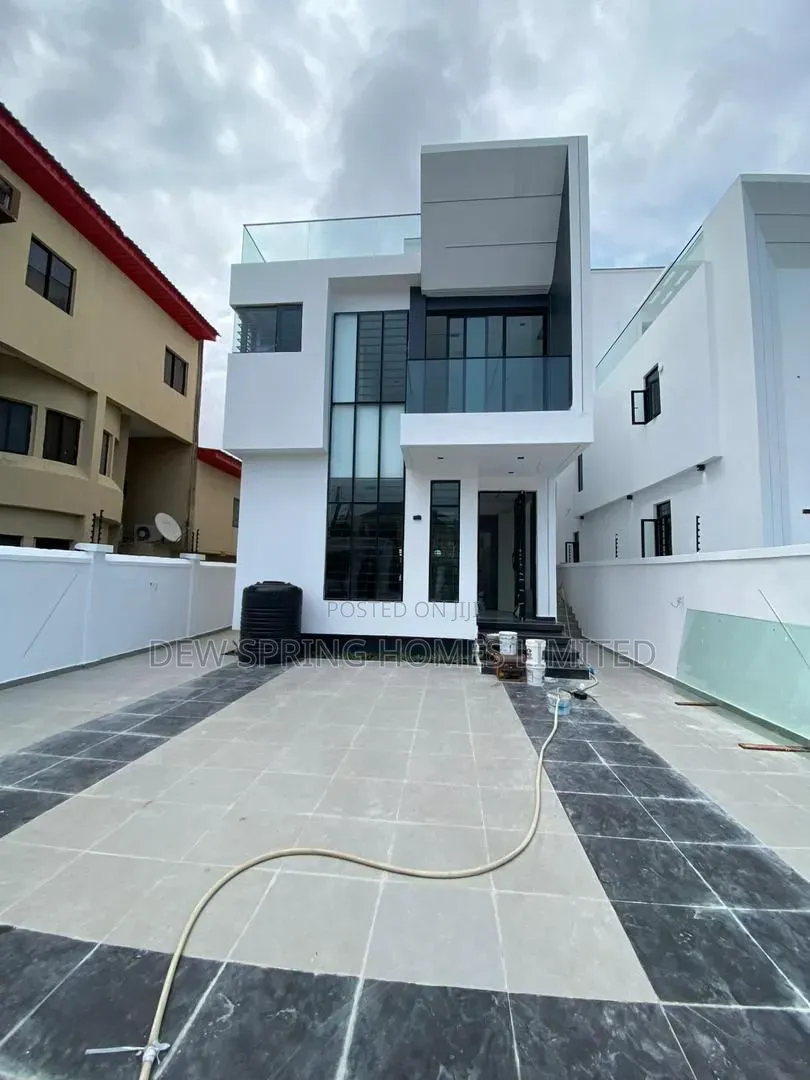 5bdrm Duplex in Lekki Phase 1 for sale in Lekki Phase 1