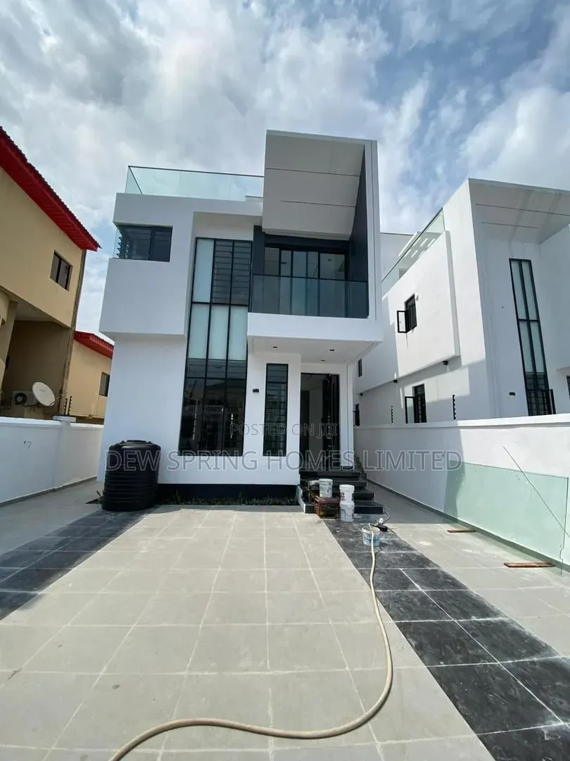 5bdrm Duplex in Lekki Phase 1 for sale in Lekki Phase 1