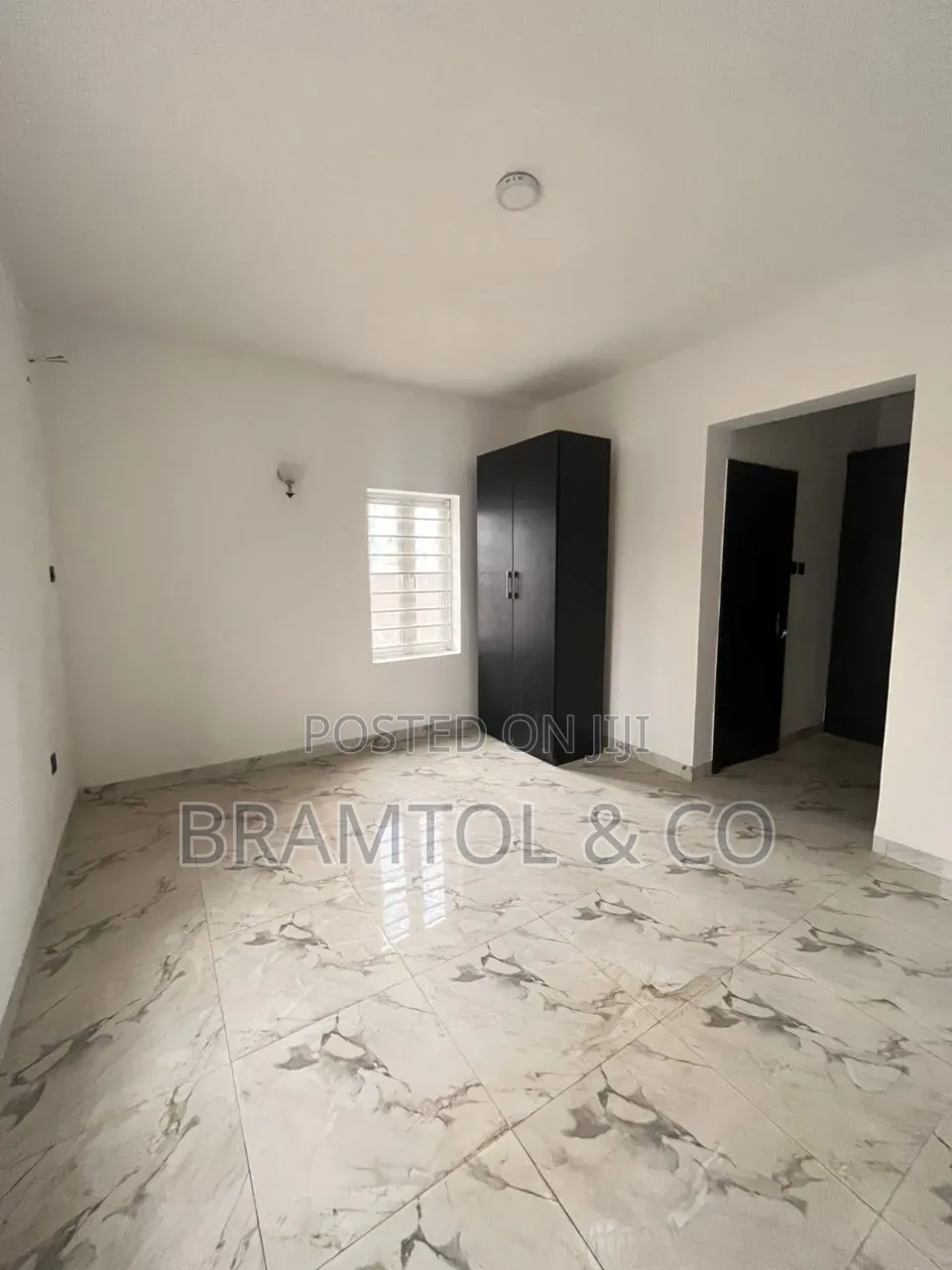2bdrm Block of Flats in Zone B for sale in Zone B