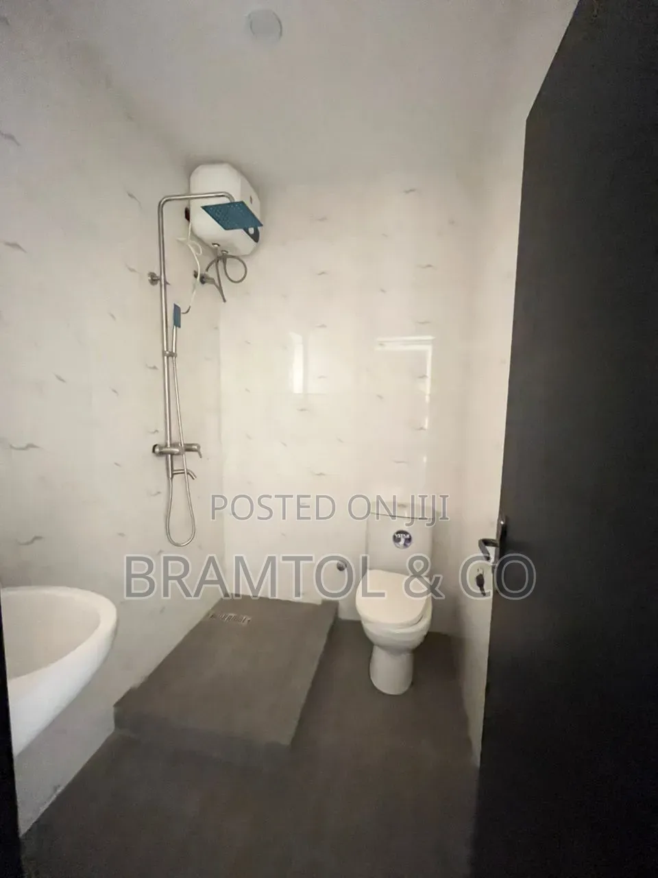 2bdrm Block of Flats in Zone B for sale in Zone B