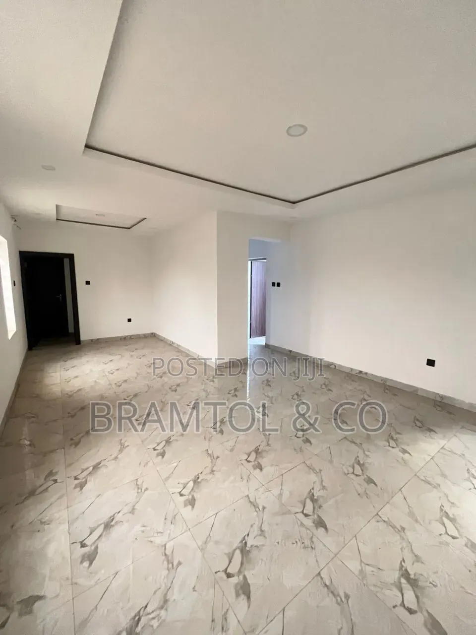 2bdrm Block of Flats in Zone B for sale in Zone B