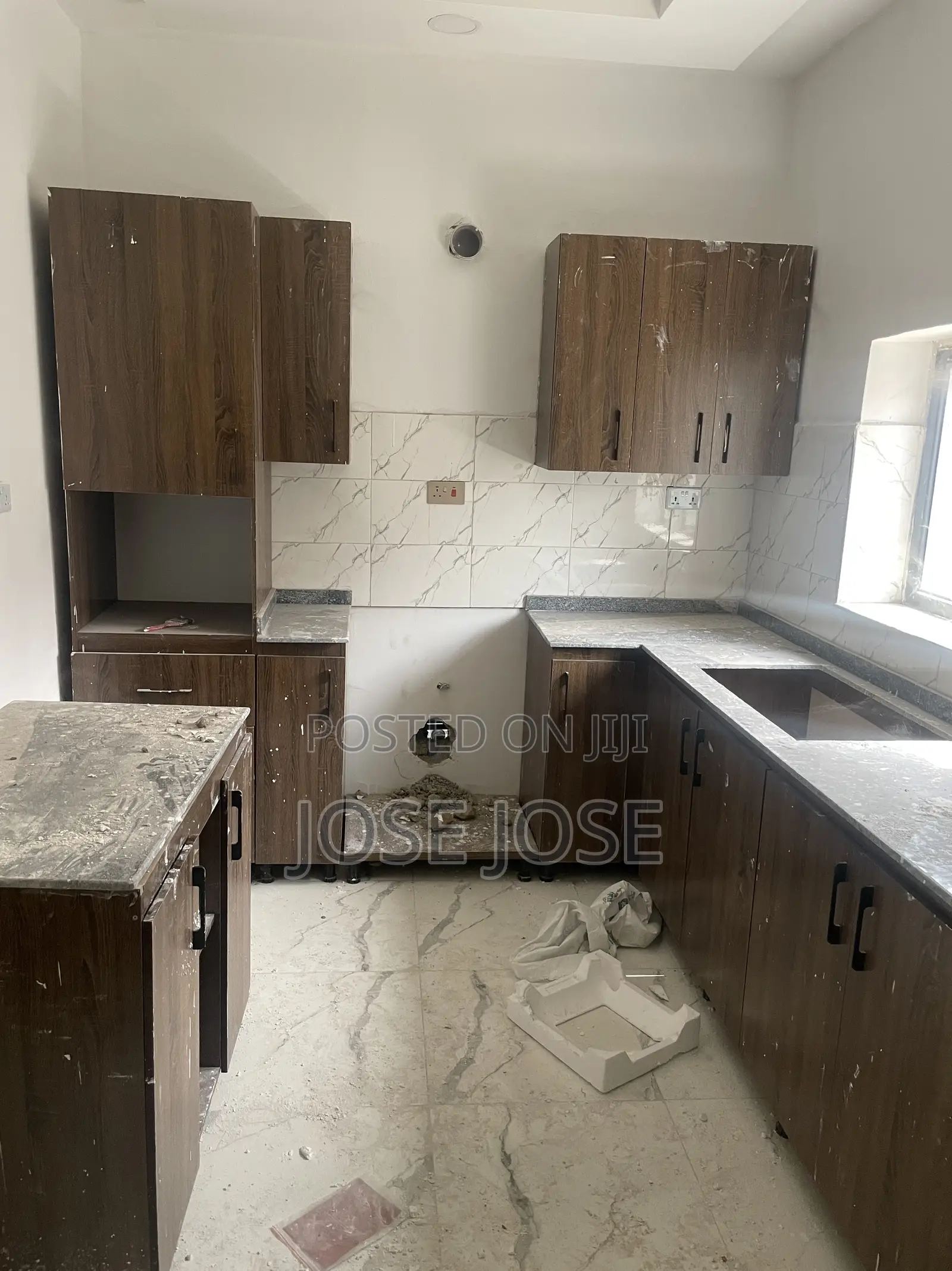 Furnished 3bdrm Block of Flats in Ask Agent, Karmo for sale in Karmo