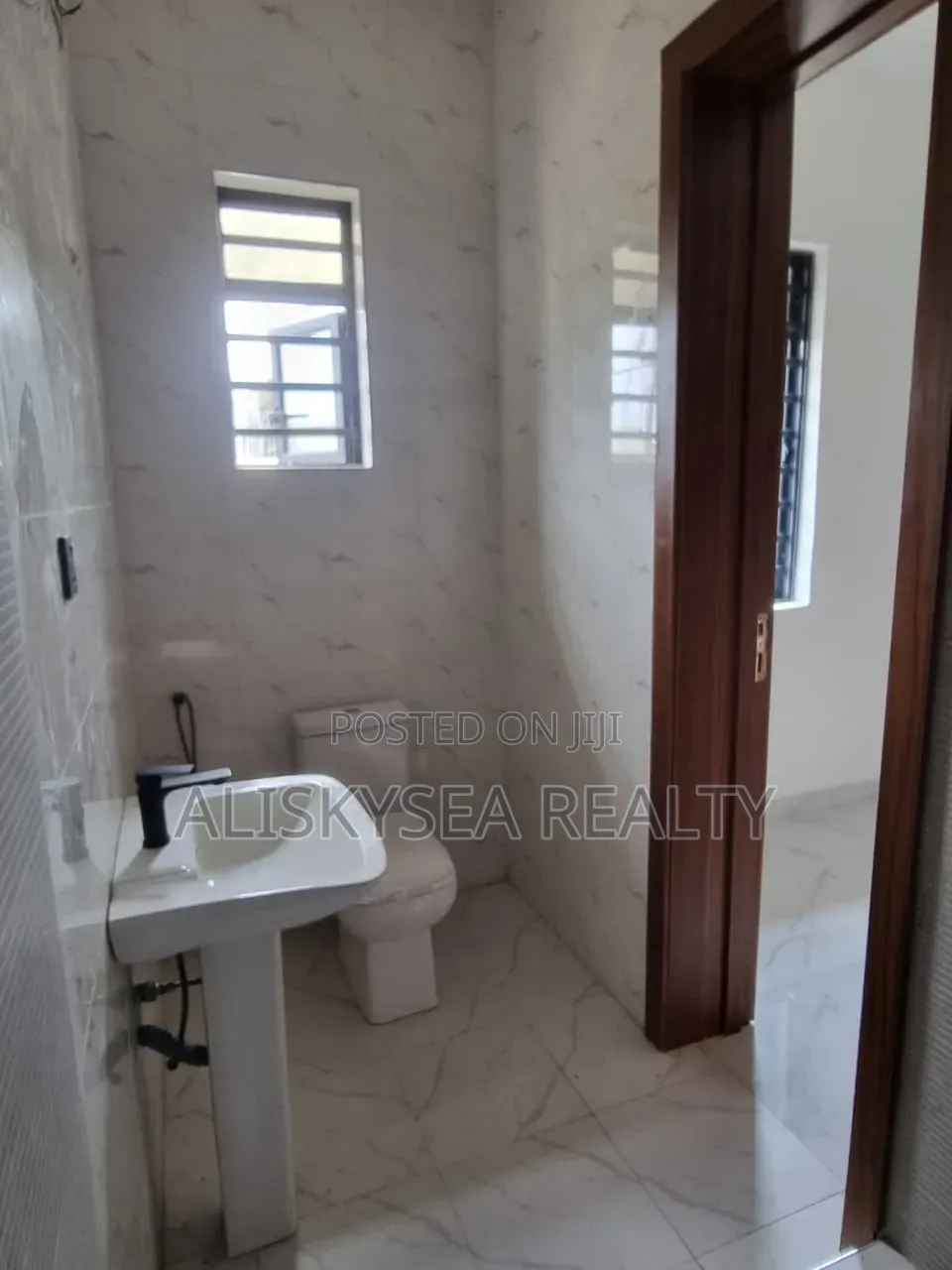 4bdrm Duplex in Palm Estate for sale in Abraham Adesanya Estate