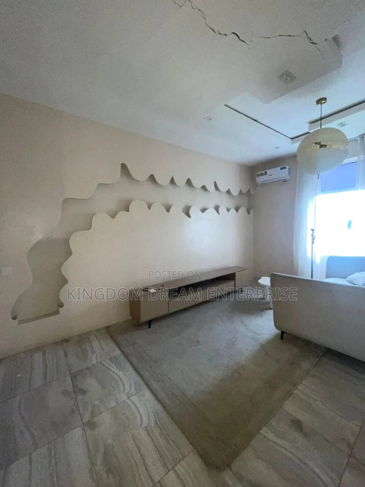Mini Flat in Chevron for rent in Chevron