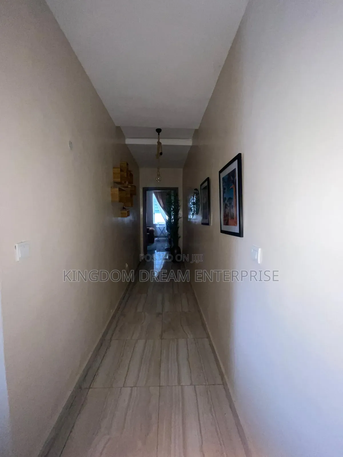 Mini Flat in Chevron for rent in Chevron