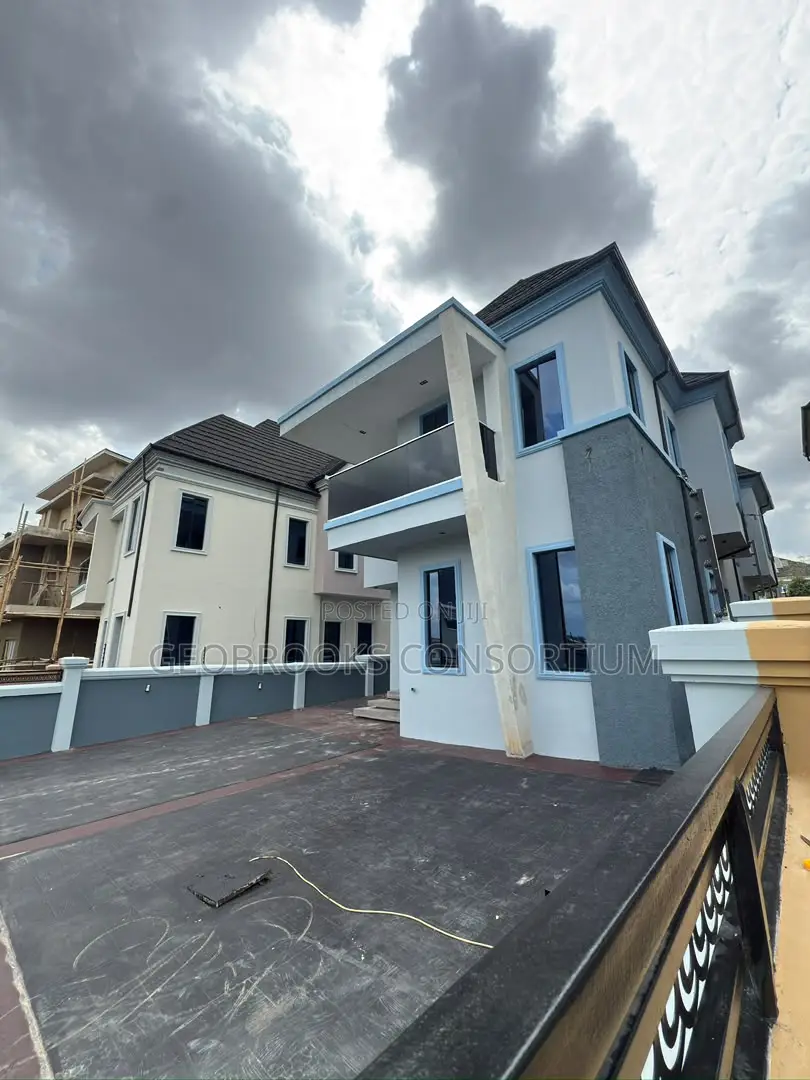 4bdrm Duplex in Carlton Gate Estate, Akobo for sale in Akobo
