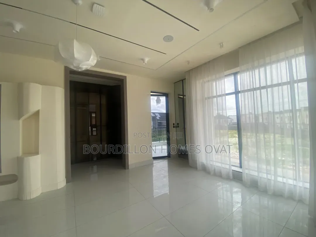 5bdrm Duplex in Orchid Lekki Lagos for sale in Lekki
