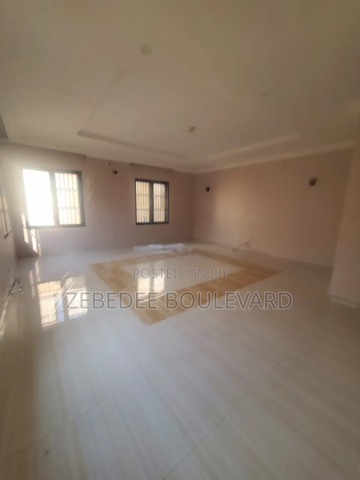 3bdrm Block of Flats in Wuye for rent in Wuye