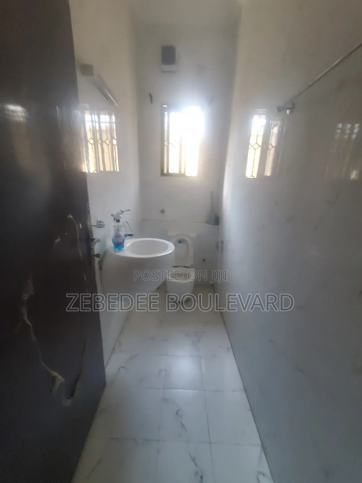 3bdrm Block of Flats in Wuye for rent in Wuye