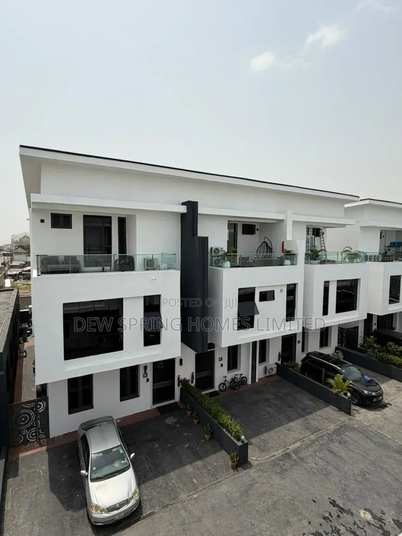 5bdrm Duplex in Victoria Island, Saka Tinubu for sale in Saka Tinubu