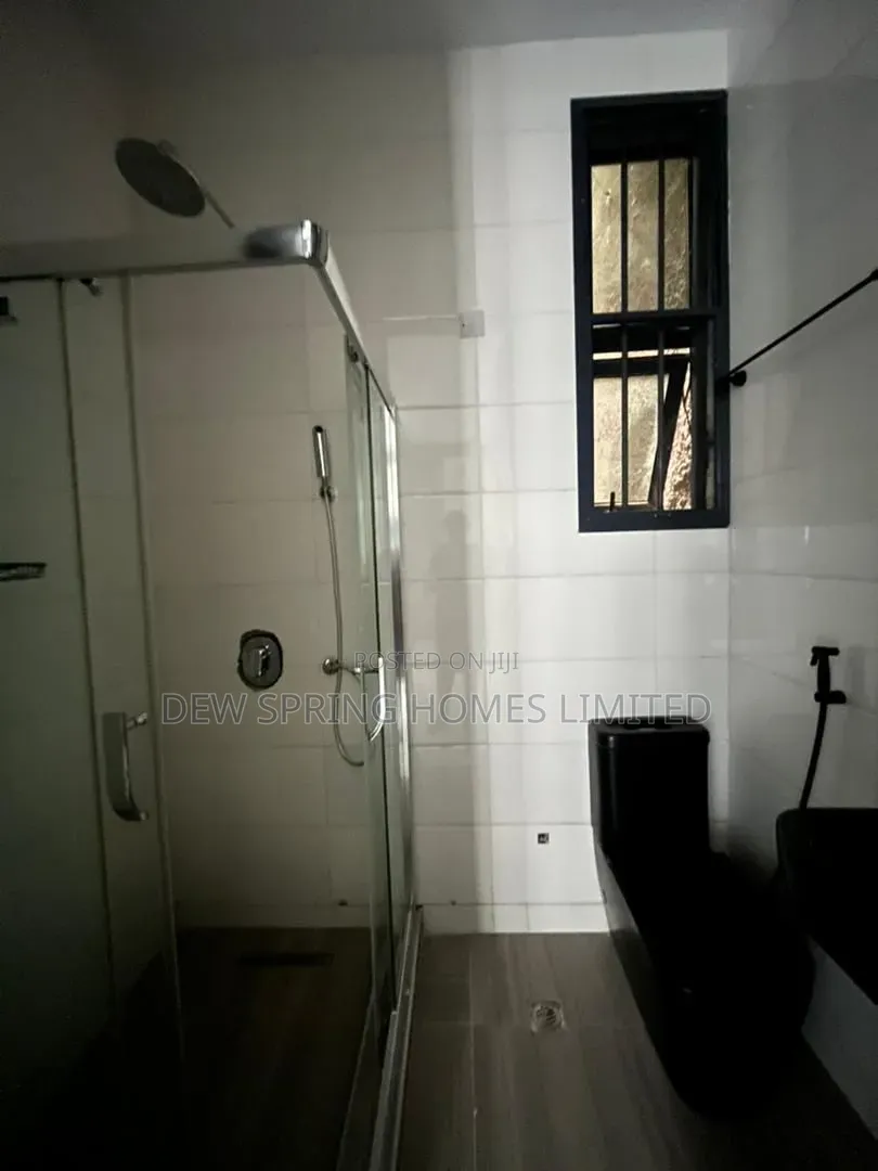 5bdrm Duplex in Victoria Island, Saka Tinubu for sale in Saka Tinubu