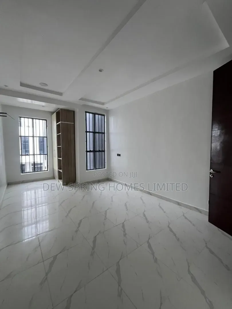 5bdrm Duplex in Victoria Island, Saka Tinubu for sale in Saka Tinubu