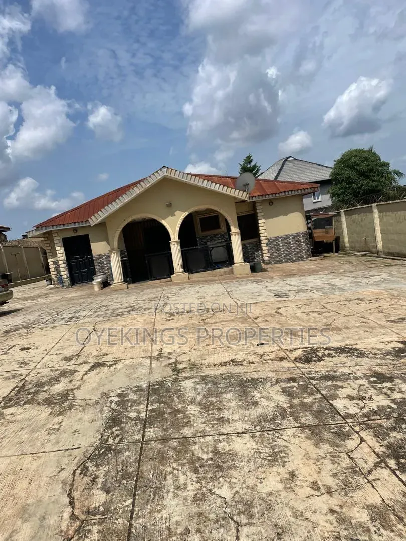 4bdrm Bungalow in Adeoje, Oluyole for sale in Oluyole
