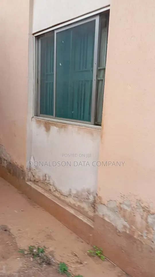 3bdrm Bungalow in Agbado for sale in Agbado